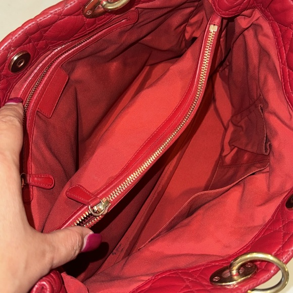 Authentic Dior Cannage chained tote bag - Picture 9 of 15